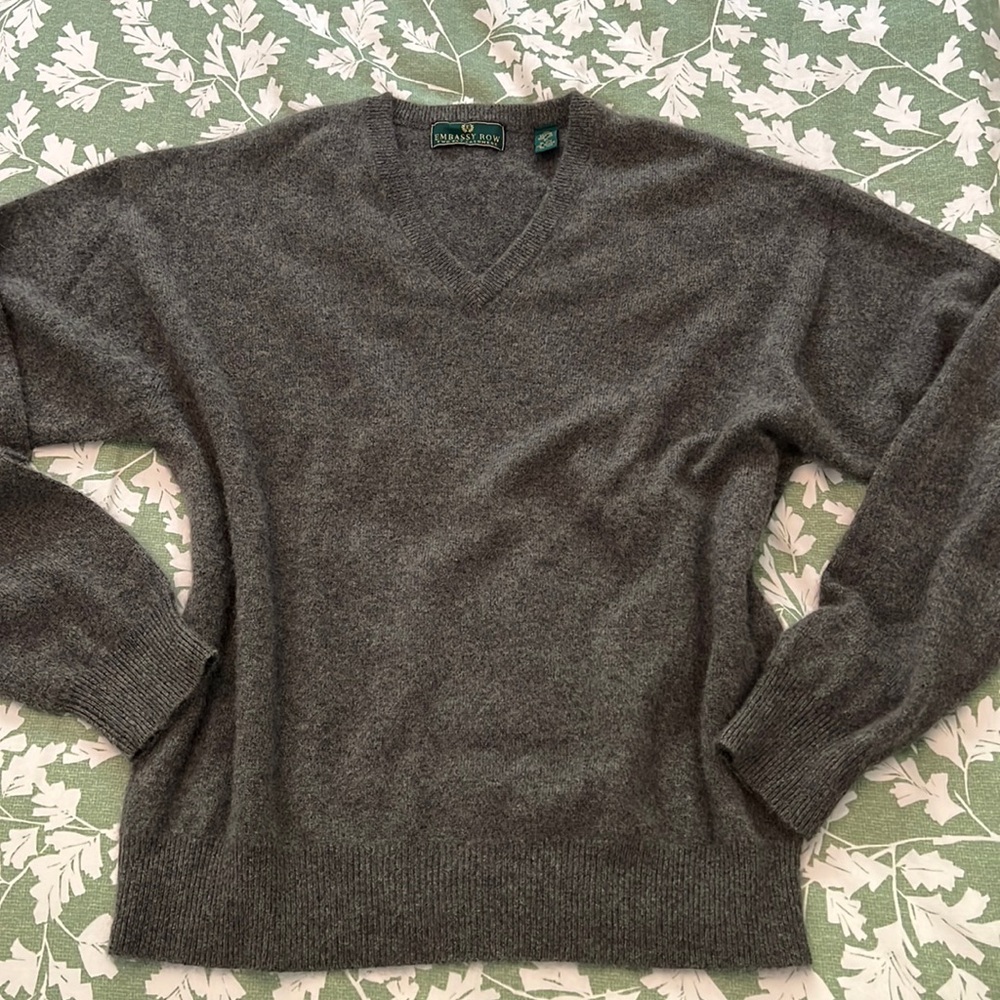 Men’sGrey Cashmere Sweater Size XL